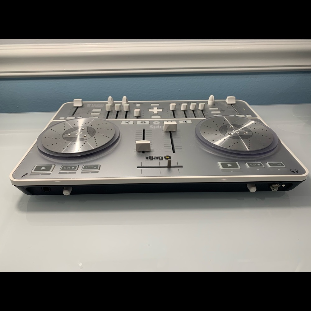 Dj spintable STILL AVAILABLE
